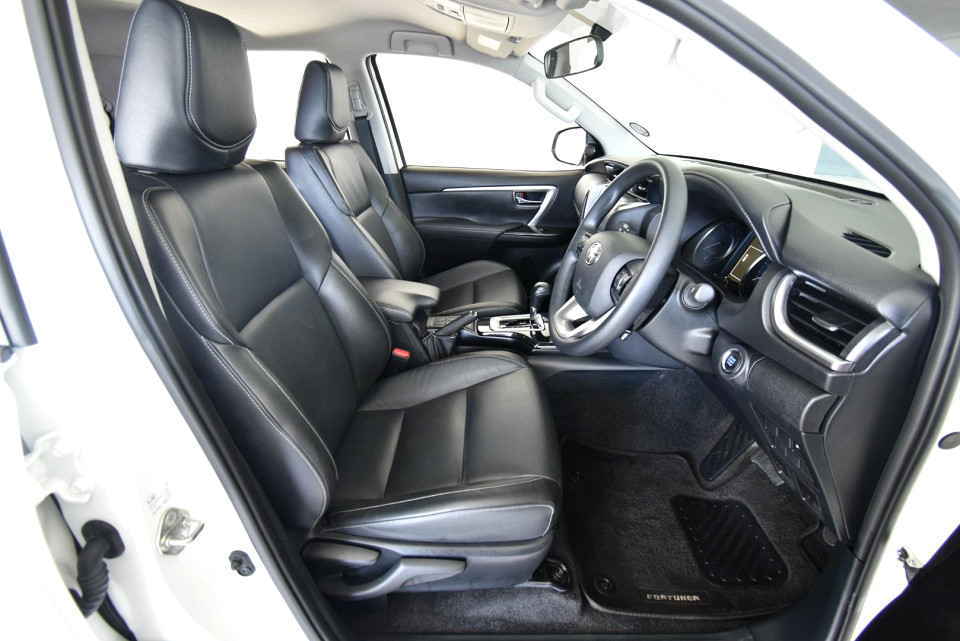 2024 TOYOTA FORTUNER 2.4 GD-6 AT