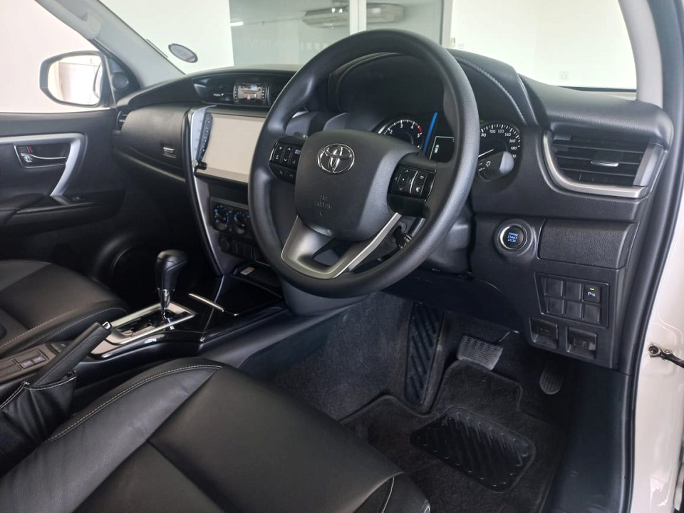 2024 TOYOTA FORTUNER 2.4 GD-6 AT