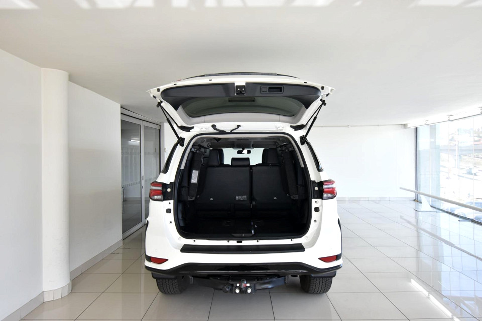 2024 TOYOTA FORTUNER 2.4 GD-6 AT