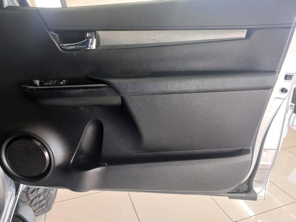 2024 TOYOTA HILUX 2.8 GD-6 LEGEND 4X4 AT X CAB