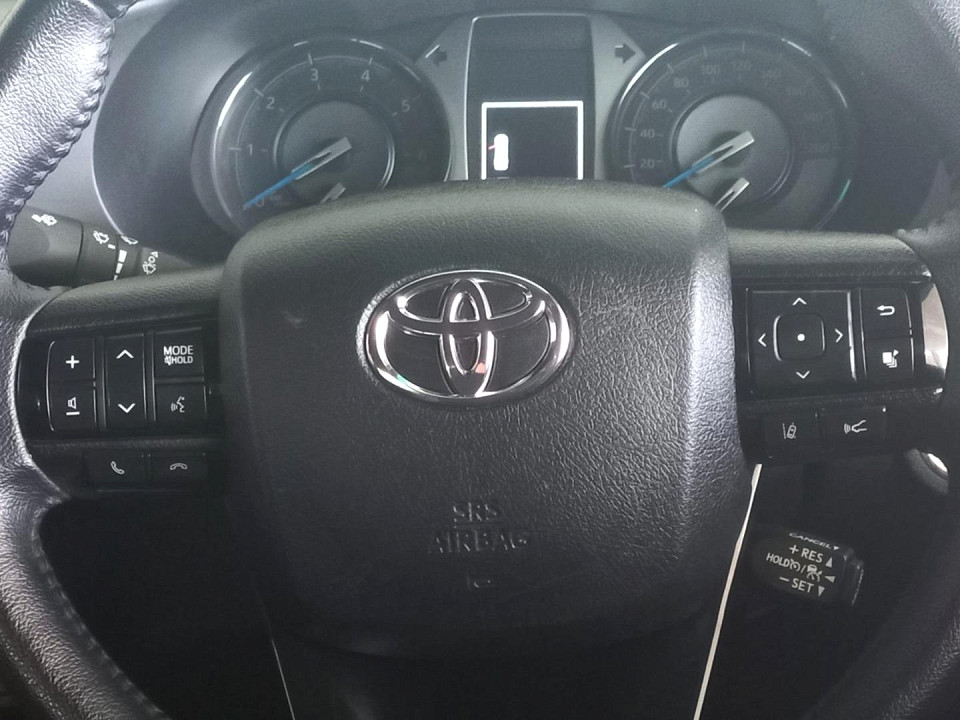 2024 TOYOTA HILUX 2.8 GD-6 LEGEND 4X4 AT X CAB