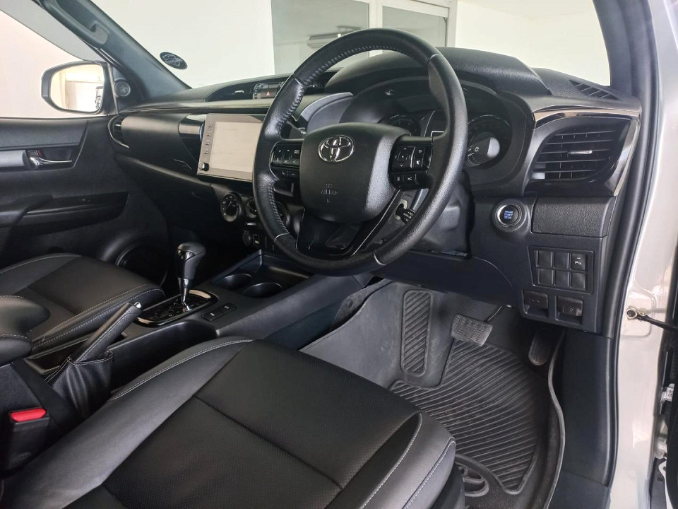 2024 TOYOTA HILUX 2.8 GD-6 LEGEND 4X4 AT X CAB