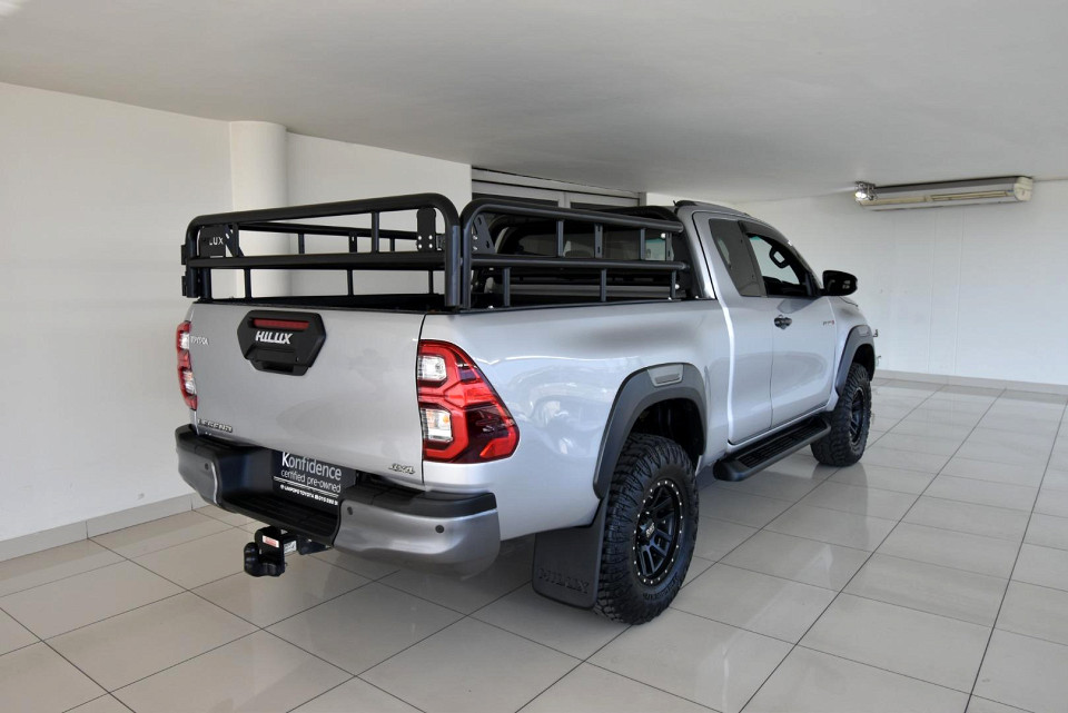 2024 TOYOTA HILUX 2.8 GD-6 LEGEND 4X4 AT X CAB