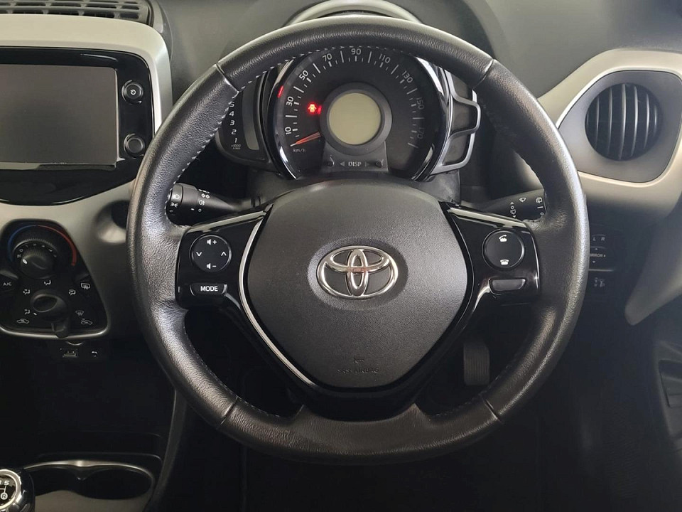 2017 TOYOTA AYGO 1.0 X-PLAY SILVER