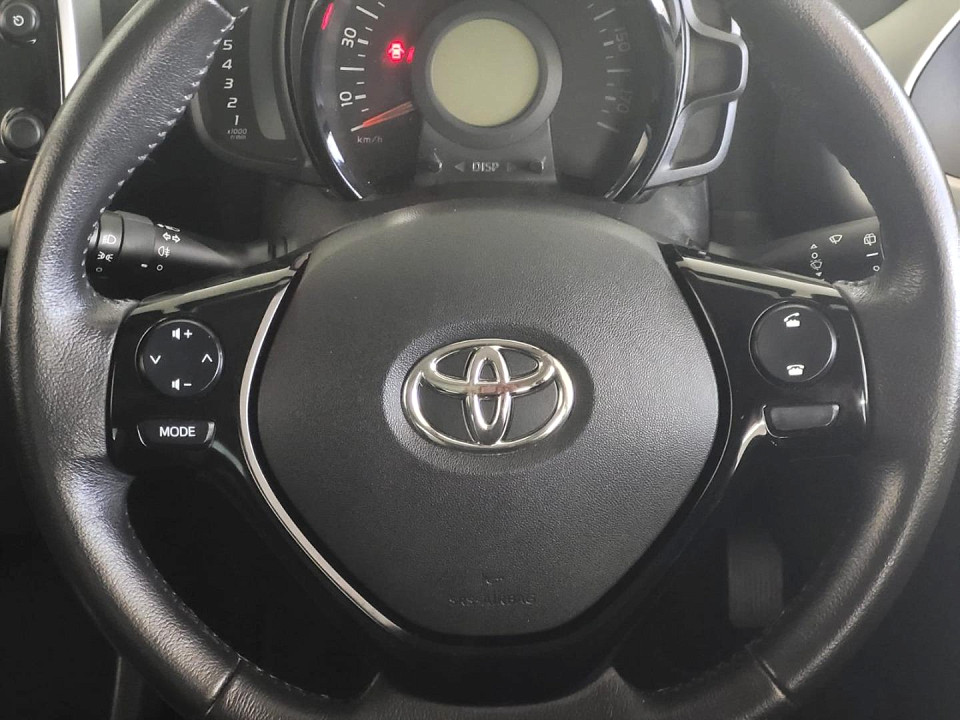 2017 TOYOTA AYGO 1.0 X-PLAY SILVER