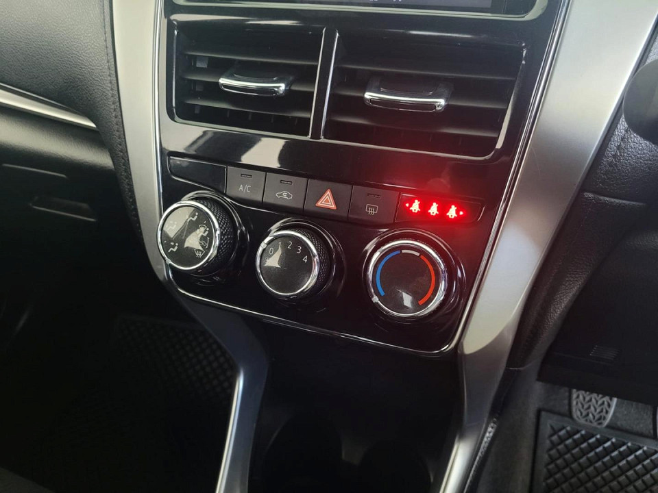 2019 TOYOTA YARIS 1.5 Xs