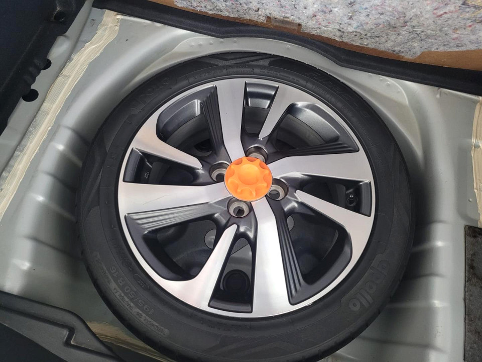 2019 TOYOTA YARIS 1.5 Xs