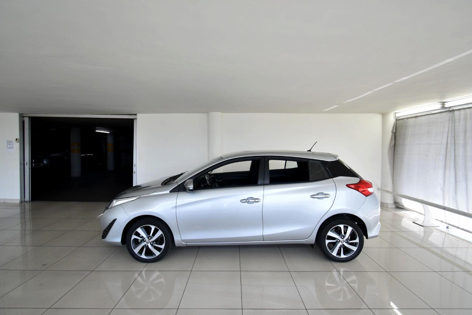 2019 TOYOTA YARIS 1.5 Xs