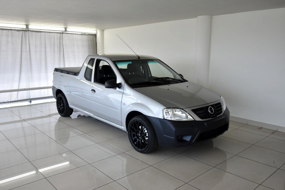 2024 NISSAN NP200 1.6 8V AC SAFETY PACK