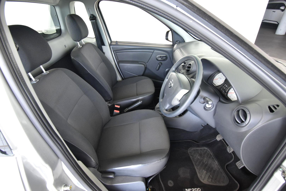 2024 NISSAN NP200 1.6 8V AC SAFETY PACK