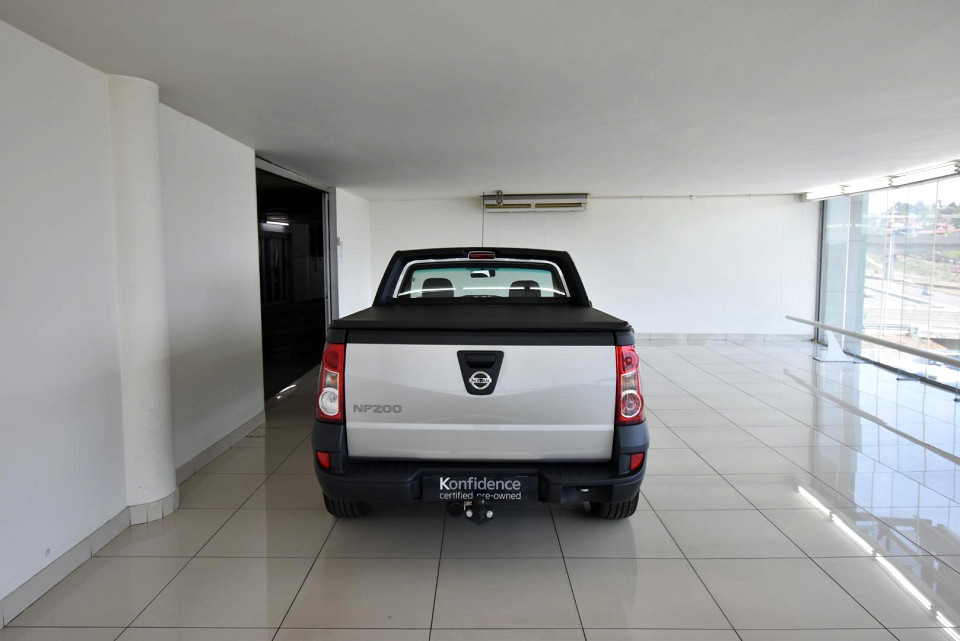 2024 NISSAN NP200 1.6 8V AC SAFETY PACK