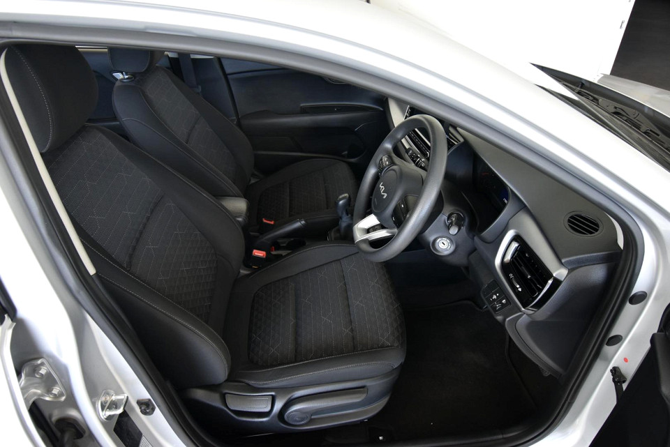 2023 KIA RIO 1.4 LS