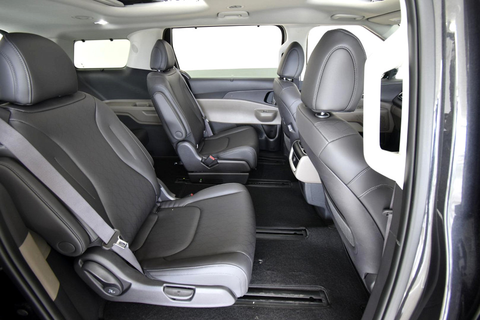 2025 KIA CARNIVAL 2.2 CRDI SXL AT 7 SEATER