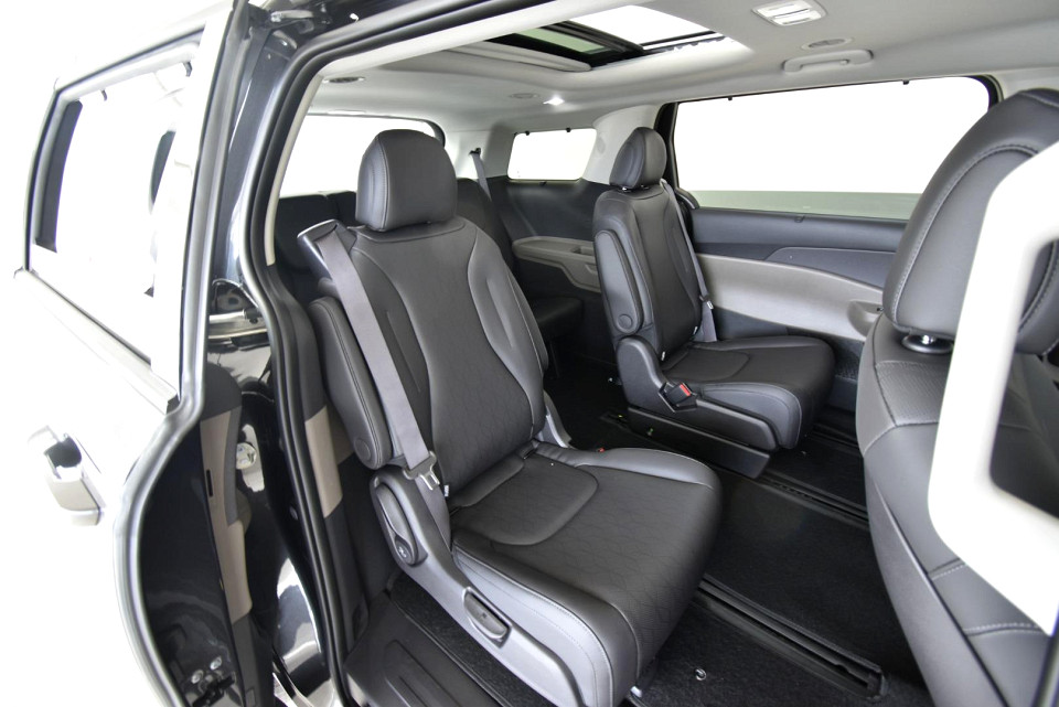 2025 KIA CARNIVAL 2.2 CRDI SXL AT 7 SEATER