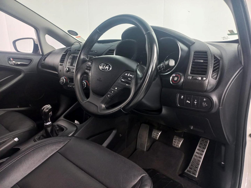 2014 KIA CERATO 2.0 SX 4-DOOR