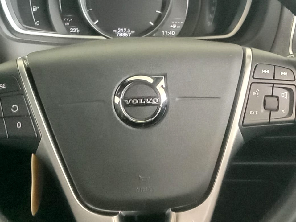 2019 VOLVO V40 D3 MOMENTUM GEARTRONIC