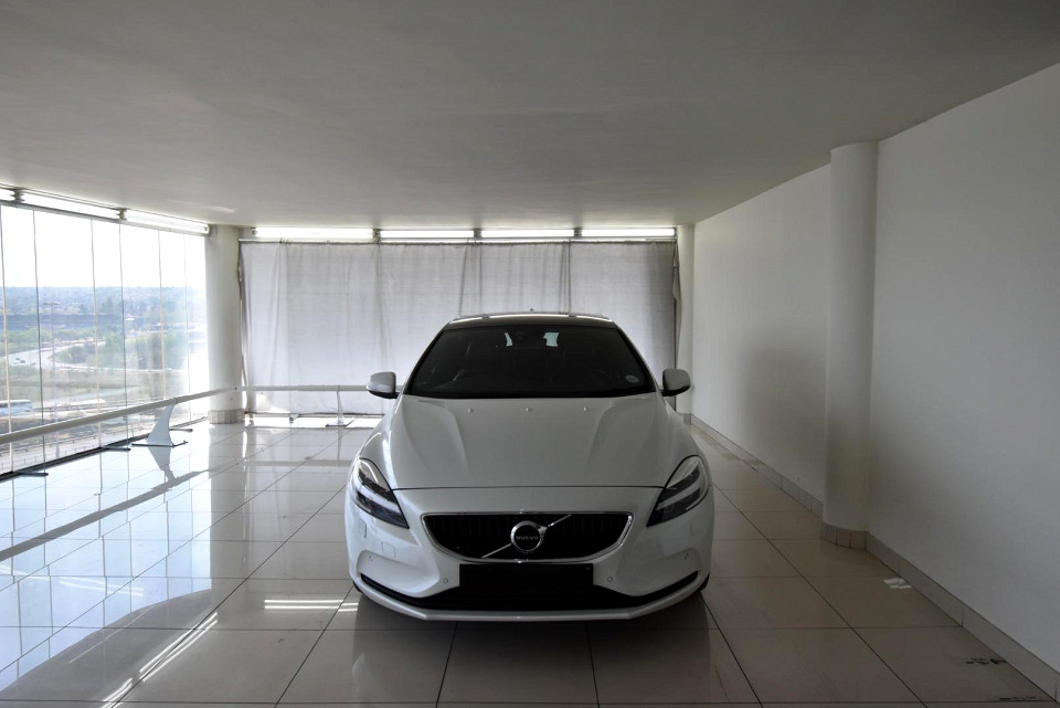 2019 VOLVO V40 D3 MOMENTUM GEARTRONIC