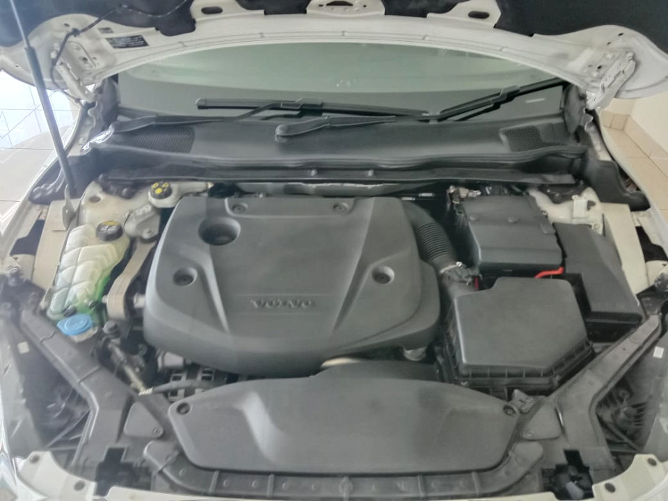 2019 VOLVO V40 D3 MOMENTUM GEARTRONIC