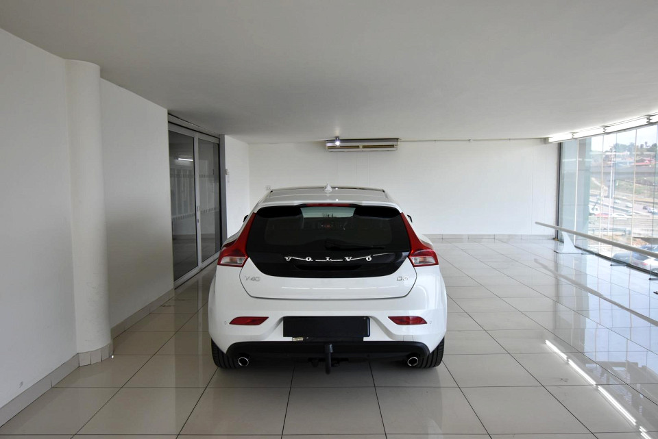 2019 VOLVO V40 D3 MOMENTUM GEARTRONIC