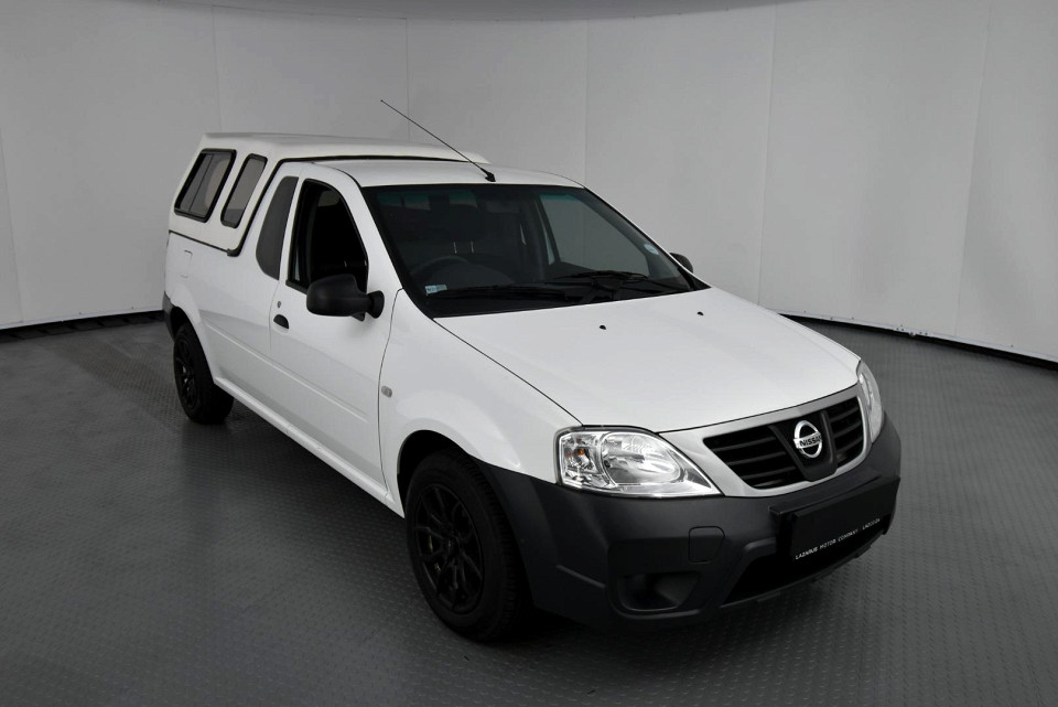 2021 NISSAN NP200 1.6 8V Base Safety