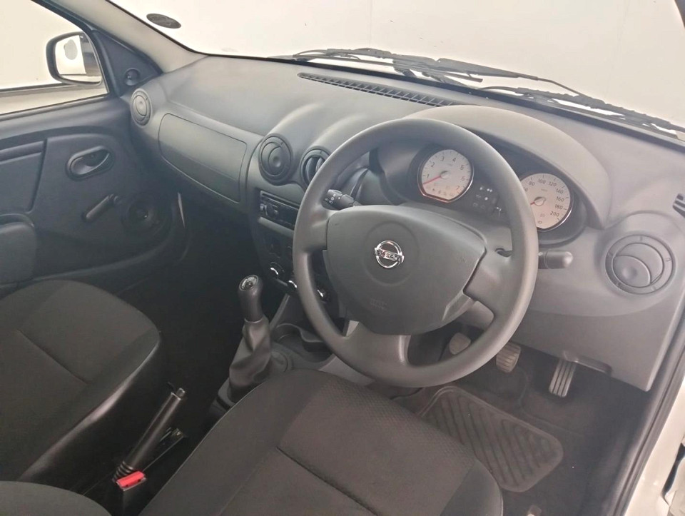 2021 NISSAN NP200 1.6 8V Base Safety