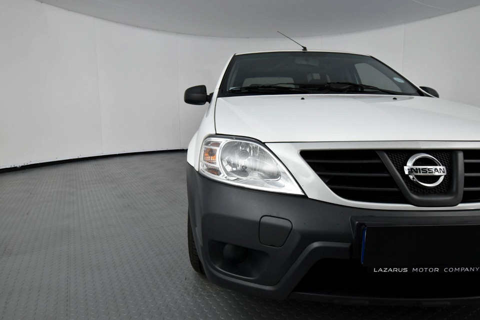 2021 NISSAN NP200 1.6 8V Base Safety