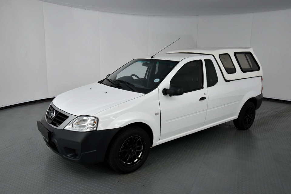 2021 NISSAN NP200 1.6 8V Base Safety