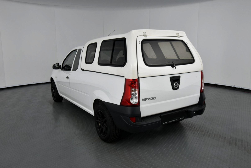 2021 NISSAN NP200 1.6 8V Base Safety