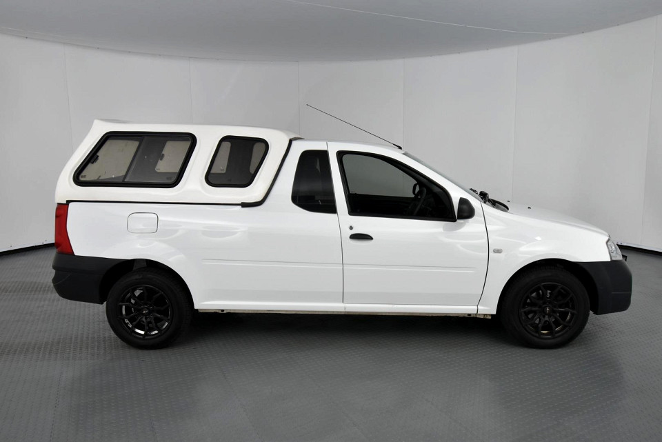 2021 NISSAN NP200 1.6 8V Base Safety