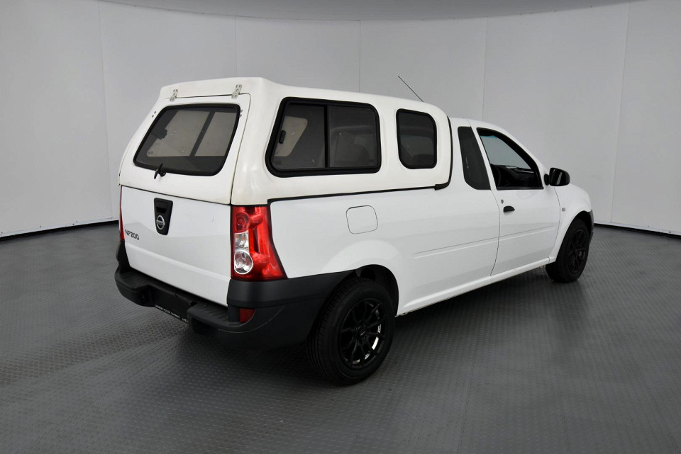 2021 NISSAN NP200 1.6 8V Base Safety