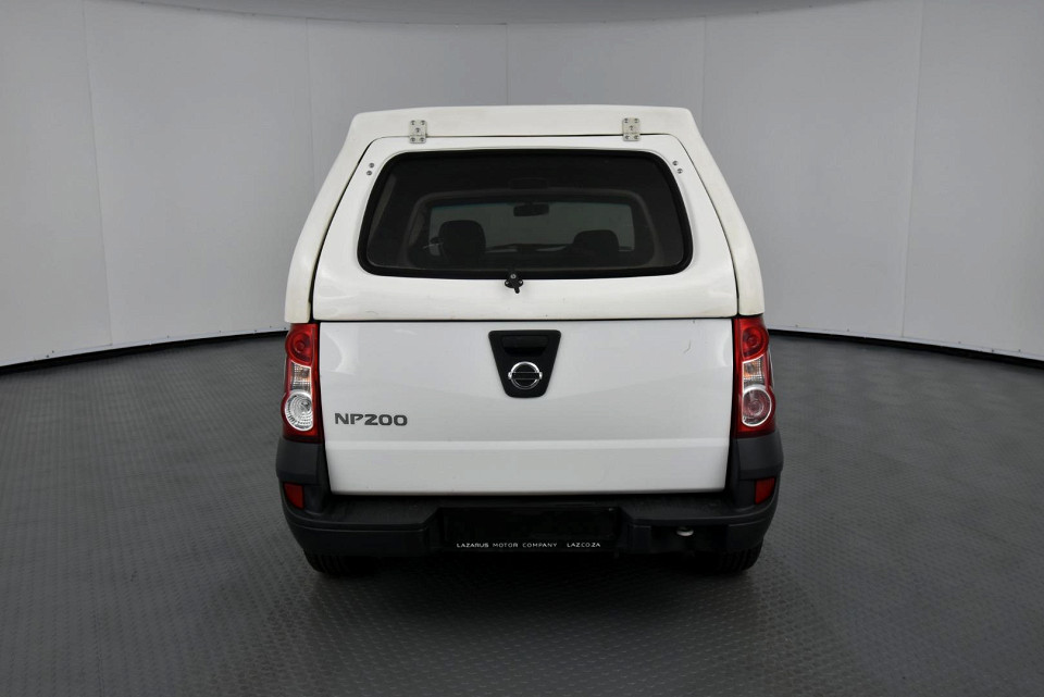 2021 NISSAN NP200 1.6 8V Base Safety