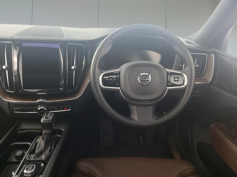 2021 VOLVO XC60 D4 R-DESIGN AWD GEARTONIC