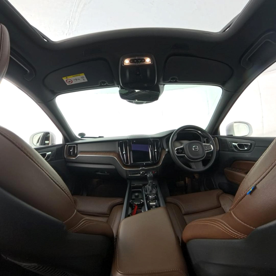 2021 VOLVO XC60 D4 R-DESIGN AWD GEARTONIC