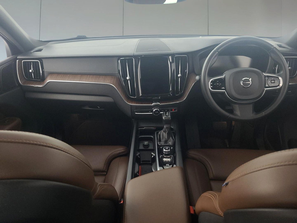 2021 VOLVO XC60 D4 R-DESIGN AWD GEARTONIC