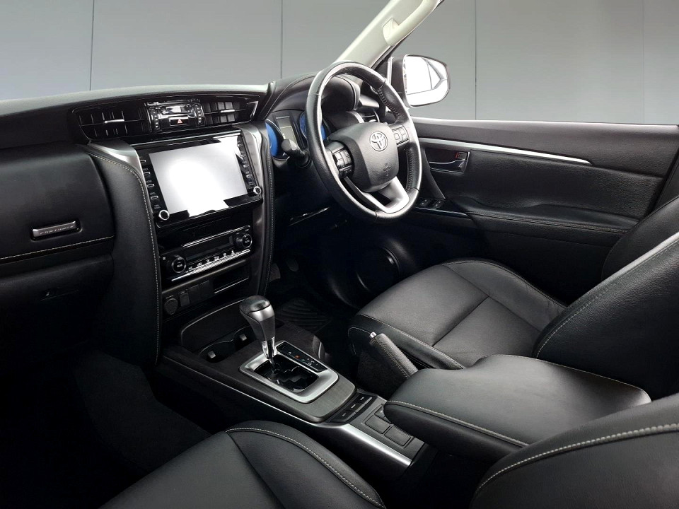 2021 TOYOTA FORTUNER 2.8 GD-6 RAISED BODY AT