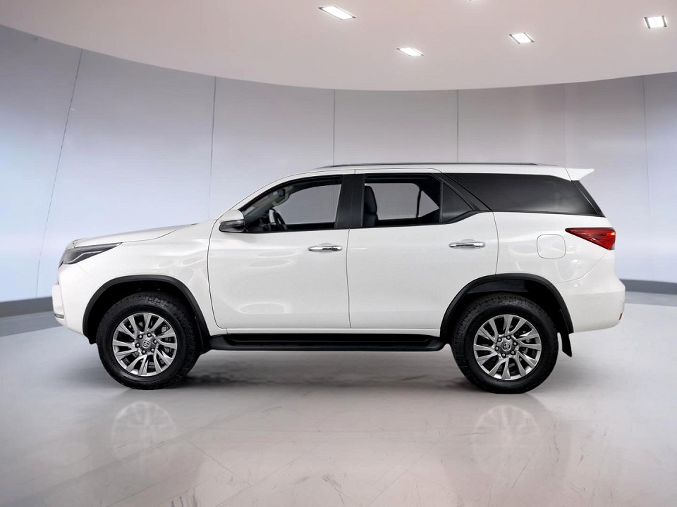 2021 TOYOTA FORTUNER 2.8 GD-6 RAISED BODY AT