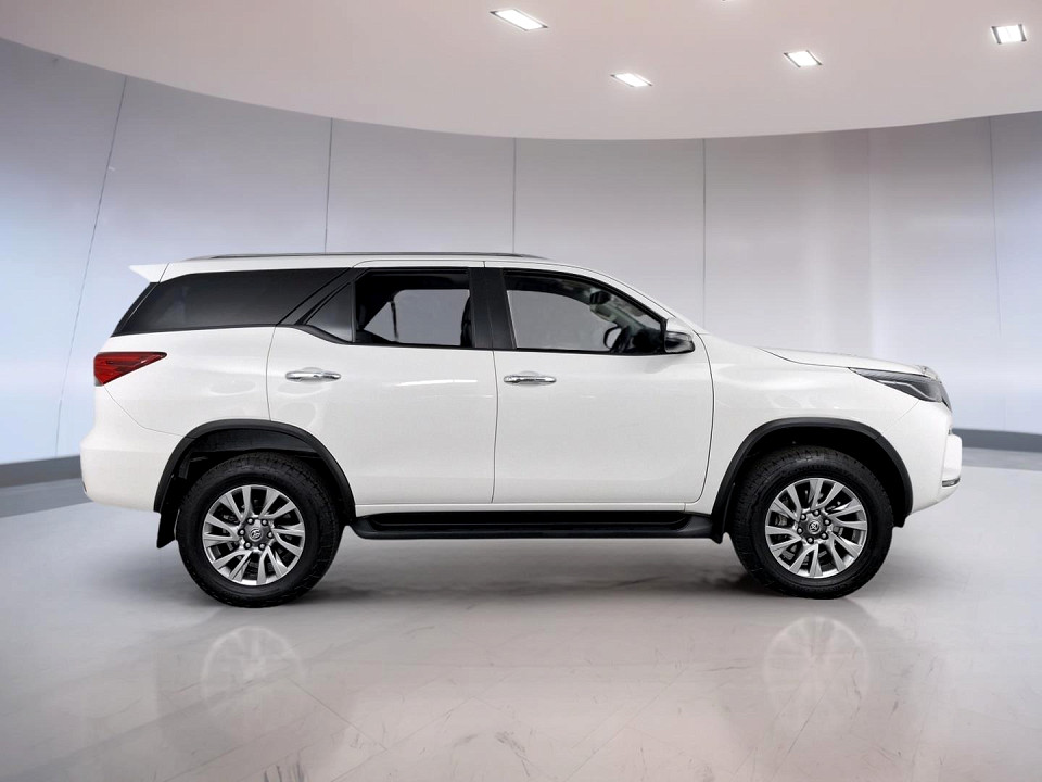 2021 TOYOTA FORTUNER 2.8 GD-6 RAISED BODY AT