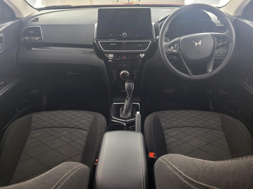 2025 MAHINDRA XUV3X0 1.2T MX3 AT