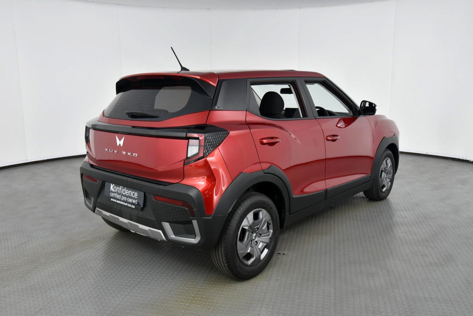 2025 MAHINDRA XUV3X0 1.2T MX3 AT