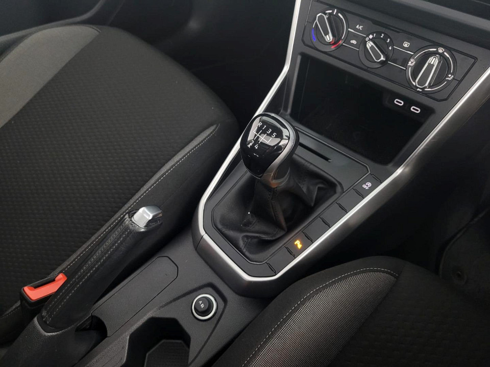 2013 VOLKSWAGEN POLO 1.4 COMFORTLINE