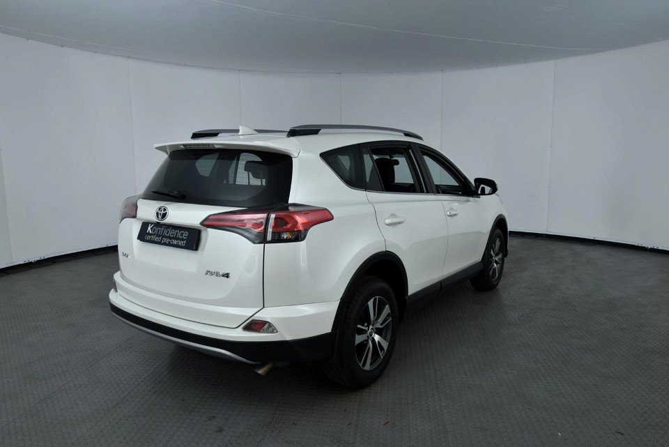 2017 TOYOTA RAV4 2.0 GX 4X2