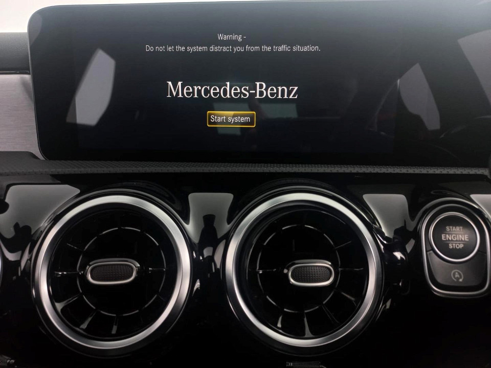 2022 MERCEDES-BENZ A-CLASS HATCH 200 PROGRESSIVE