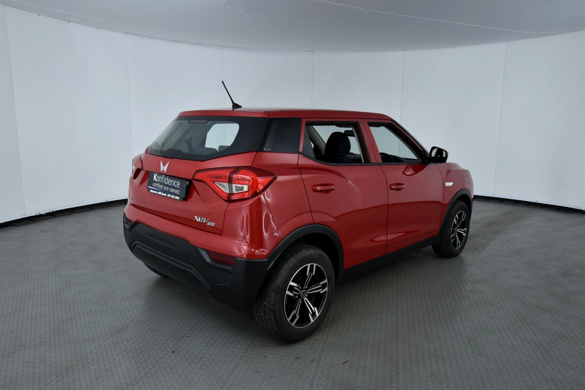 2023 MAHINDRA XUV300 W4
