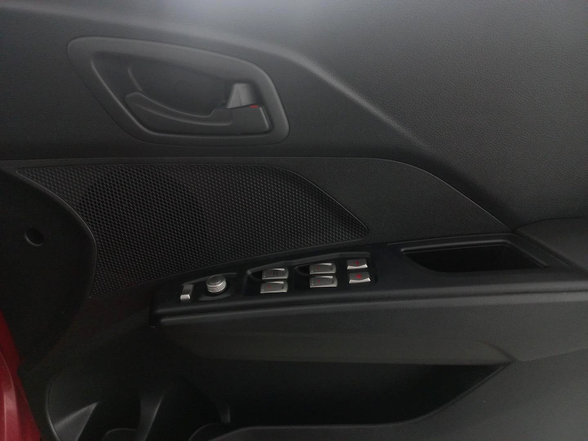 2023 MAHINDRA XUV300 W4