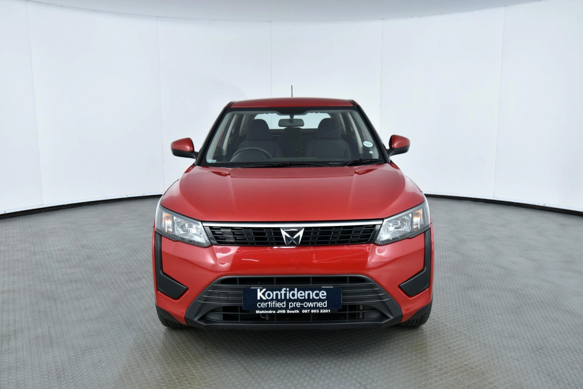 2023 MAHINDRA XUV300 W4