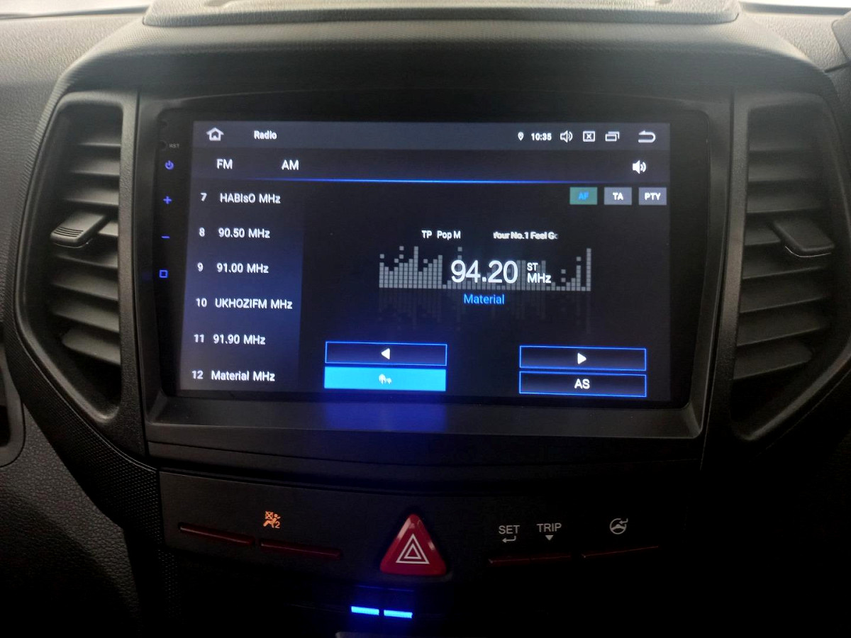 2023 MAHINDRA XUV300 W4