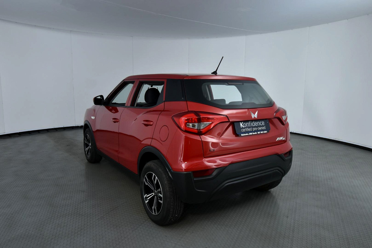 2023 MAHINDRA XUV300 W4
