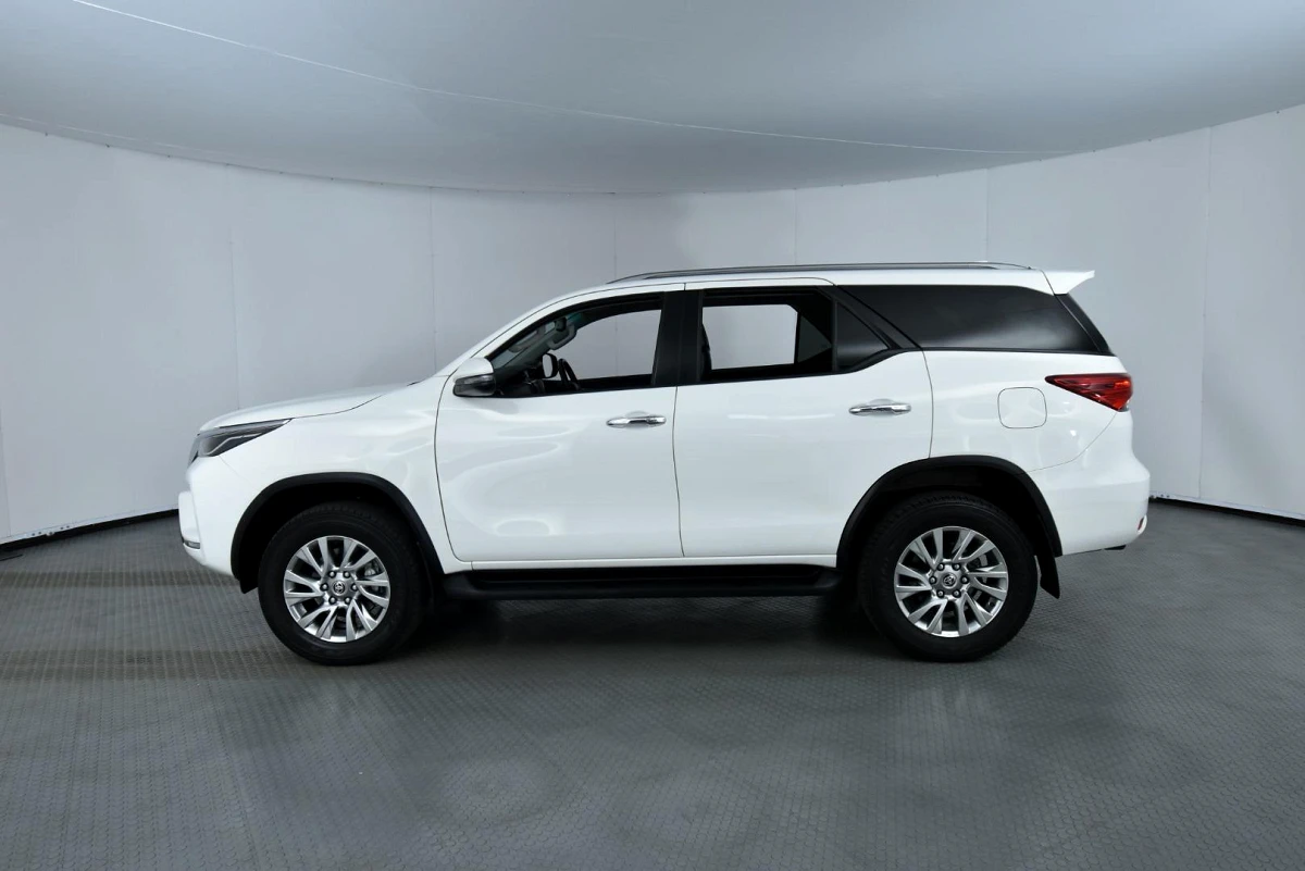 2023 TOYOTA FORTUNER 2.8 GD-6 RAISED BODY AT