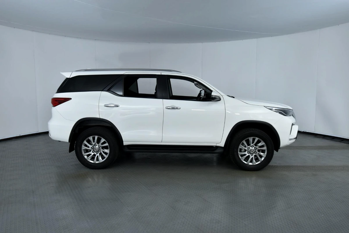 2023 TOYOTA FORTUNER 2.8 GD-6 RAISED BODY AT