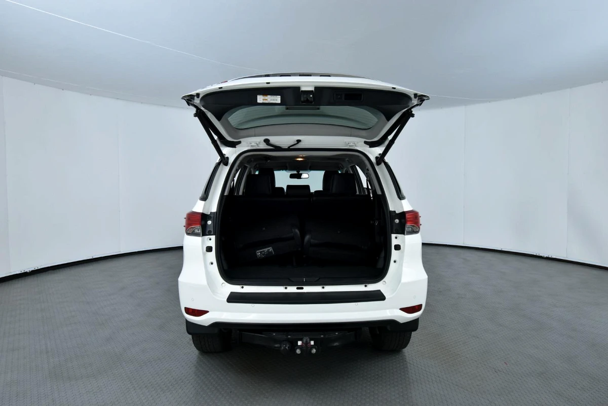 2023 TOYOTA FORTUNER 2.8 GD-6 RAISED BODY AT